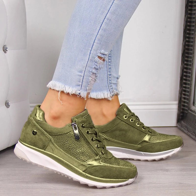 Bequeme orthopädische Herrenschuhe. Atmungsaktive Sneaker für maximalen Tragekomfort.