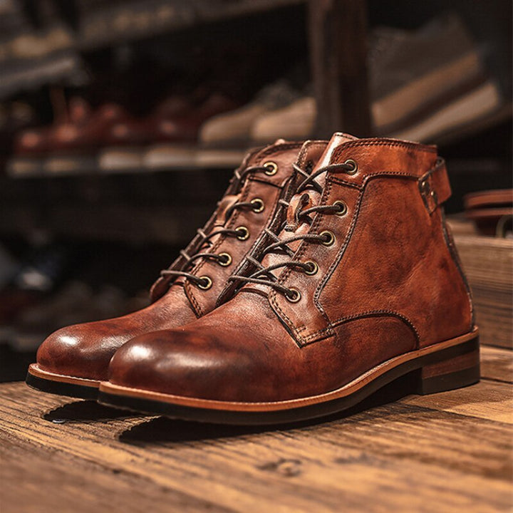 Stilvolle, bequeme Herrenstiefel ganzjährig tragbar, ideal als robuste Alltagsschuhe für Herbst & Winter.
