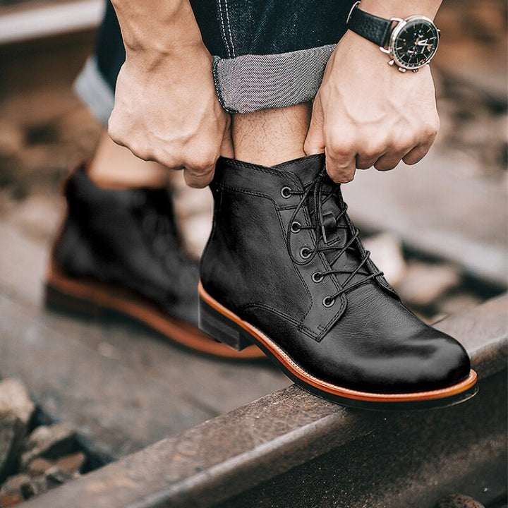 Robuste, bequeme Herrenschuhe mit orthopädischer Passform, vielseitig und stilvoll für Herbst und Winter.