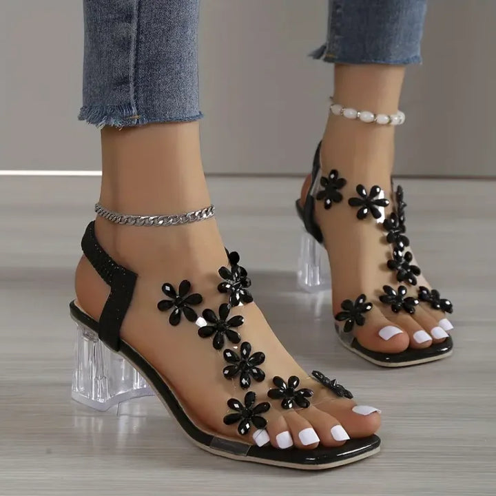 Moderner orthopädischer Damenschuh mit Absatz, schick und bequem für Büro & Freizeit.