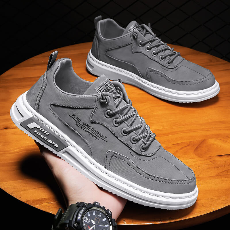 Bequeme orthopädische Herren-Sneaker Oscar. Ideale Komfortschuhe für Herrenmode, Alltag & Fußgesundheit.