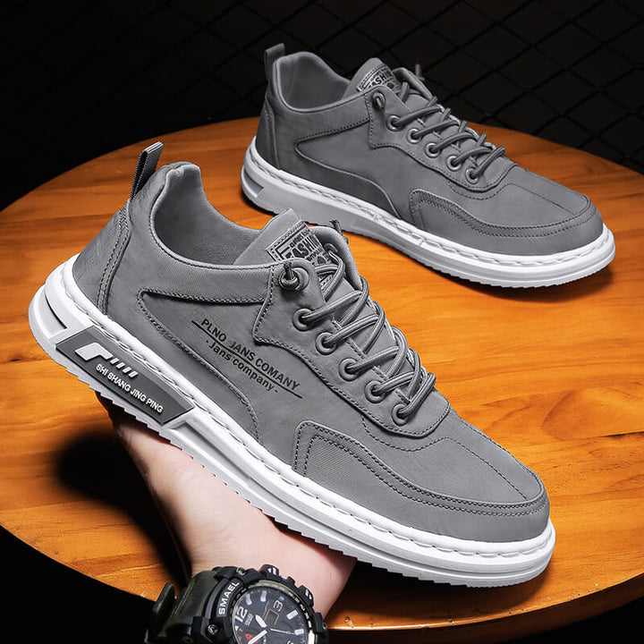 Bequeme orthopädische Herren-Sneaker Oscar. Ideale Komfortschuhe für Herrenmode, Alltag & Fußgesundheit.