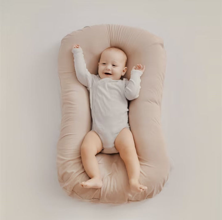Orthopädisches Babykissen aus atmungsaktiver Baumwolle, ideal für Neugeborene, verhindert Flachkopf.