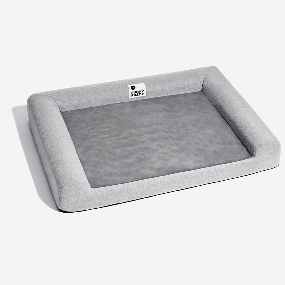 Komfortables orthopädisches Hundebett, unterstützt Gelenke für erholsamen Schlaf.
