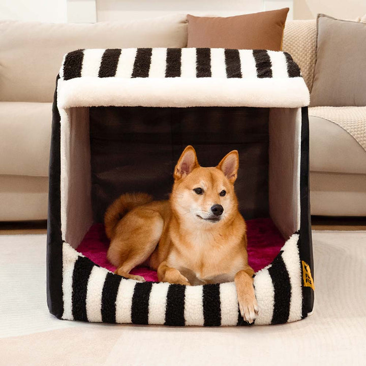 Rosefarbenes Hundebett mit Streifen, orthopädisch und besonders gemütlich.