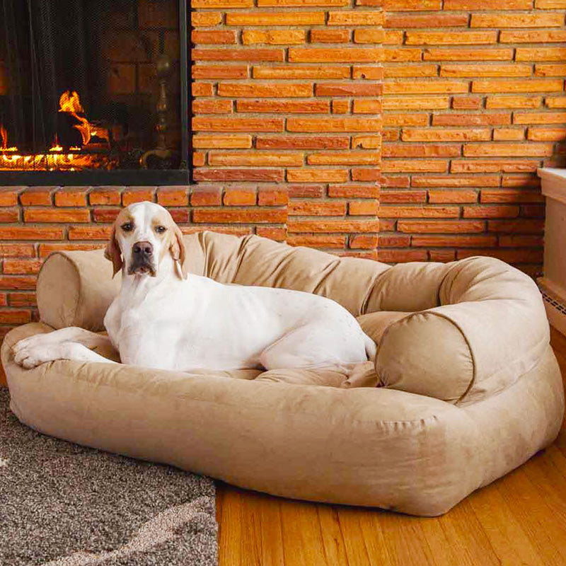 Weiches, orthopädisches Hundebett mit Gelenkentlastung für entspannten Hundeschlaf.