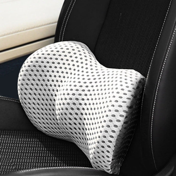 Orthopädisches Lendenkissen für Auto: bequeme ergonomische Rückenstütze für lange Fahrten, beugt Rückenschmerzen vor.