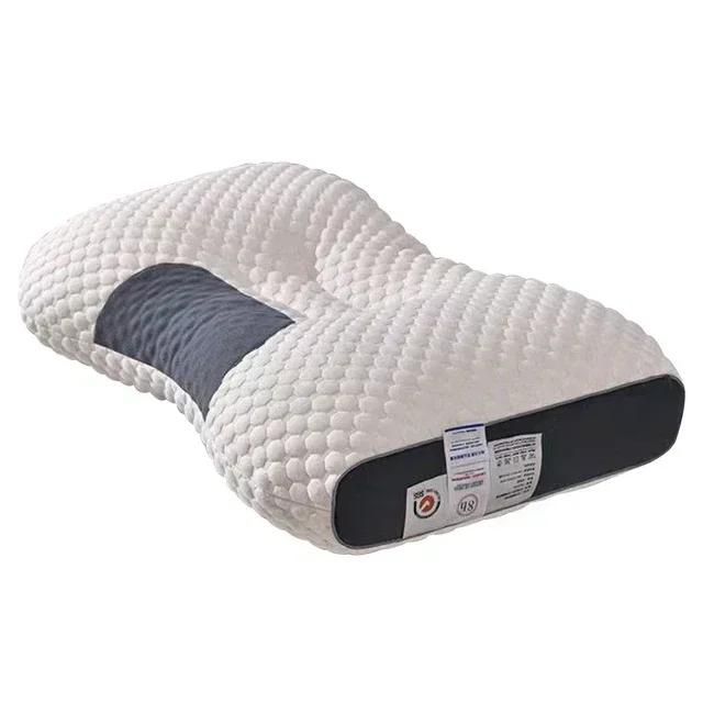 Orthopädisches RelaxForm Nackenkissen mit Massagefunktion für erholsamen Schlaf bei Nackenschmerzen.