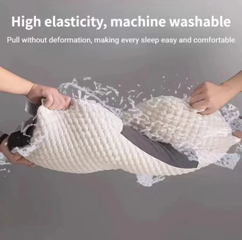 Ergonomisches RelaxForm Nackenkissen mit Schulterstütze optimiert Schlafhaltung und reduziert Verspannungen.
