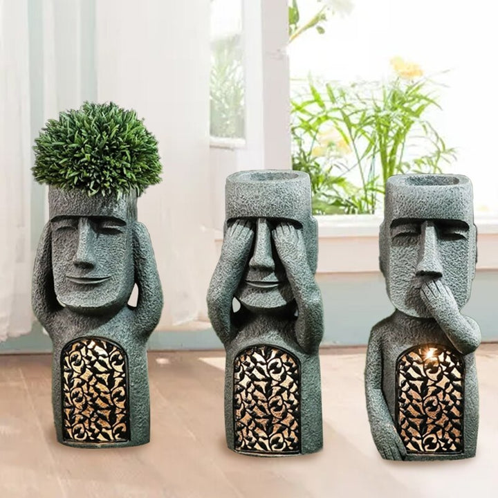 Charaktervolle Osterinsel Moai Gartenfigur mit integriertem LED-Licht, ideal als Pflanztopf für Ihren Garten.