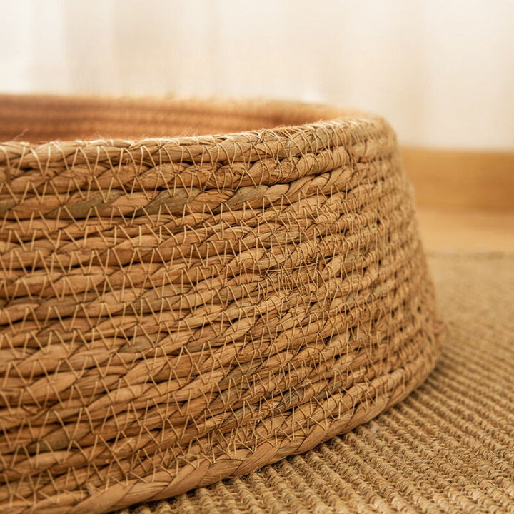 Komfortables Rattan-Kratzbett für Katzen, handgeflochten, ideal als Schlafplatz & zum Kratzen.
