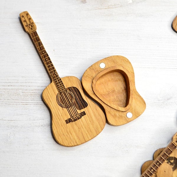 Robuste und schöne Gitarrenplektrum-Holzbox, personalisierbares Accessoire für jeden Gitarristen.