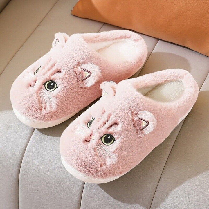 Weiche Unisex Winterhausschuhe "Dorie" mit niedlichem Katzen-Gesicht, ideal für gemütliche Abende.