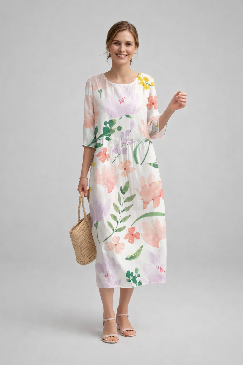 Lebendiges Blumenmuster auf diesem eleganten Damen Midikleid, ideal für Sommeranlässe.
