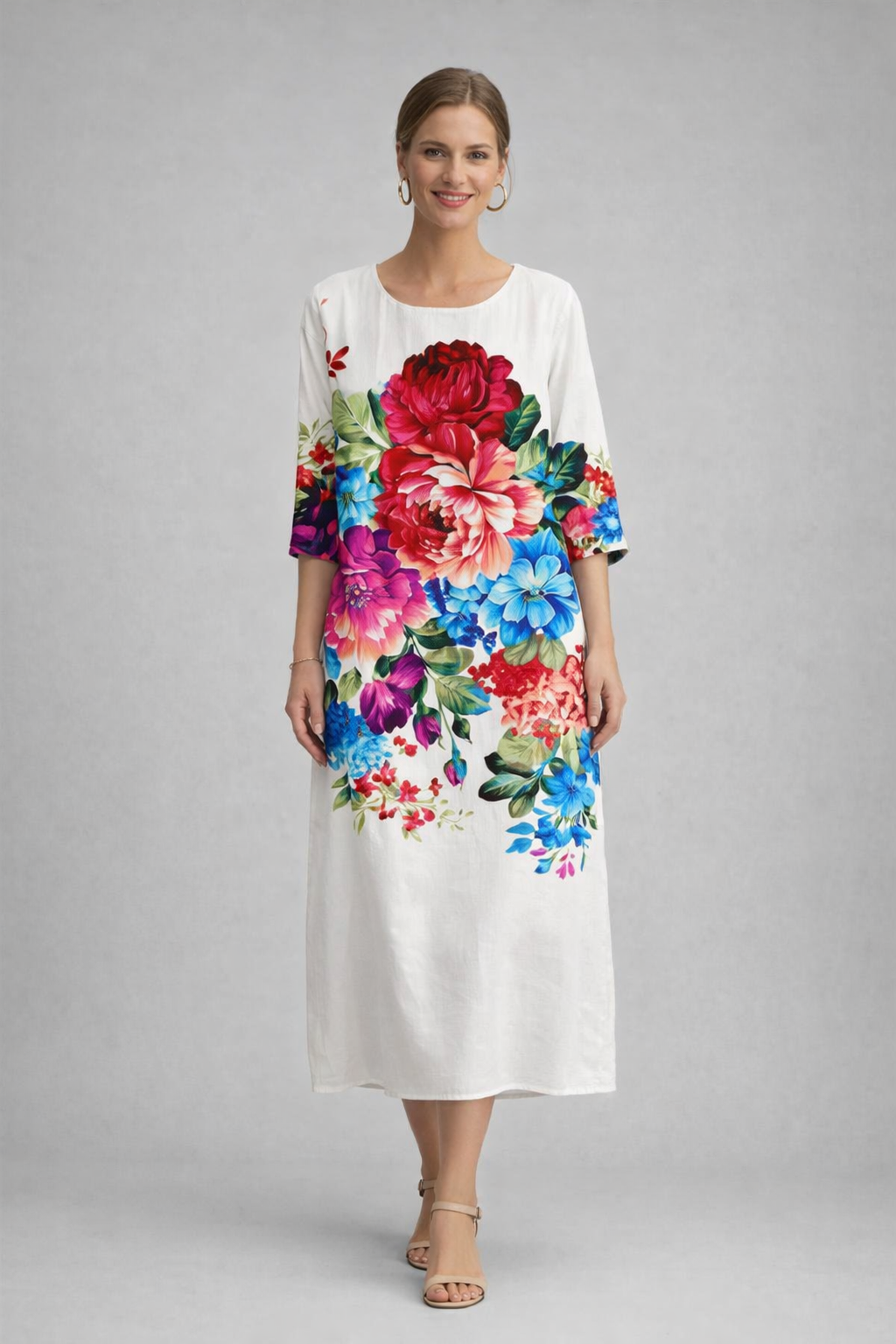 Luftiges Damen Midikleid mit Blumen, perfekt als elegantes Sommer- oder Freizeitkleid.
