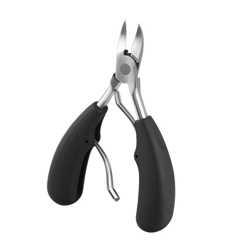 Ergonomische schwarze Fußnagelschere aus Edelstahl für sicheren Halt und komfortable Nagelpflege.