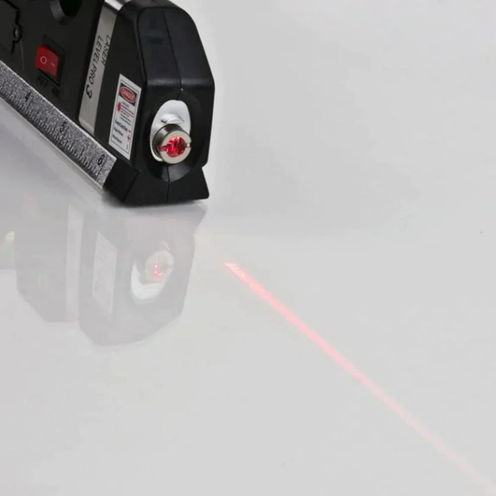 Digitales Laser-Messgerät für exakte Ausrichtung und Nivellierung. Unverzichtbares Werkzeug für Heimwerker.