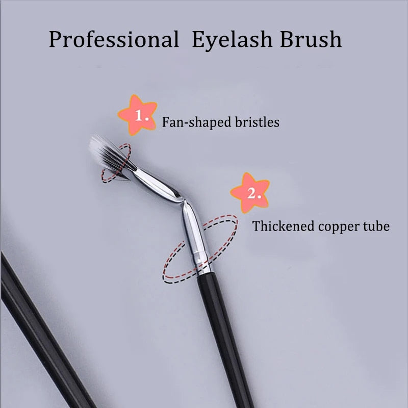 Hochwertige Wimpernbürste für Wimperntrennung. Ideal für Mascara-Anwendung und definierte Fächerwimpern.
