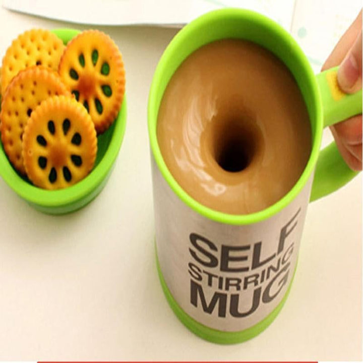 Innovativer automatischer Mischbecher für Kaffee und Tee, perfekt für schnellen, klumpenfreien Genuss unterwegs.