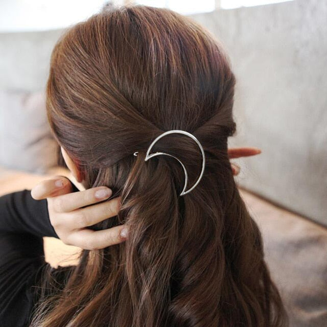 Schlichte, elegante Mond Haarnadel, perfekt für festliche oder alltägliche Haare Styling.
