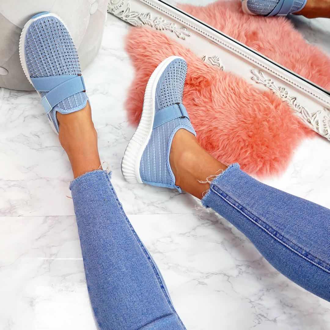 Damen Mesh Sneaker Seitenansicht: Bequeme, leichte Damenschuhe mit atmungsaktivem Mesh-Obermaterial.