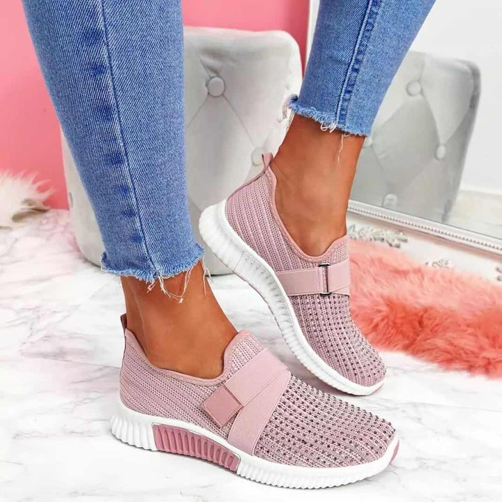 Vorderansicht Damen Sneaker: Moderne, leichte Freizeitschuhe für Damen, perfekt für Sport & Alltag.