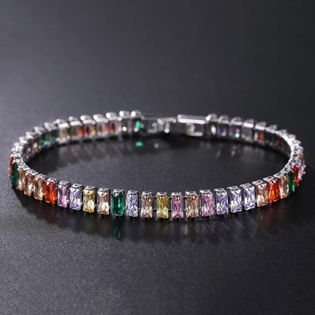 Stilvolles Unisex Armband, ein funkelndes Tennisarmband mit Zirkonia; für elegante Anlässe.