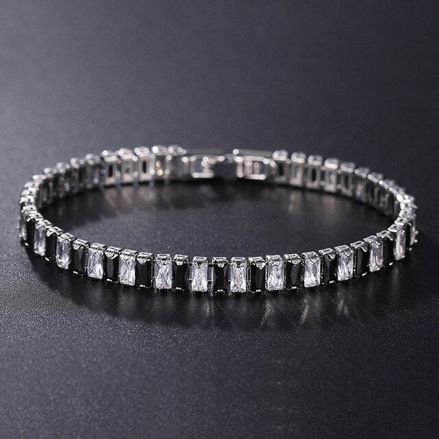 Unisex Kettenarmband, funkelt mit Zirkonia; elegantes Accessoire für stilvolle Outfits und Anlässe.
