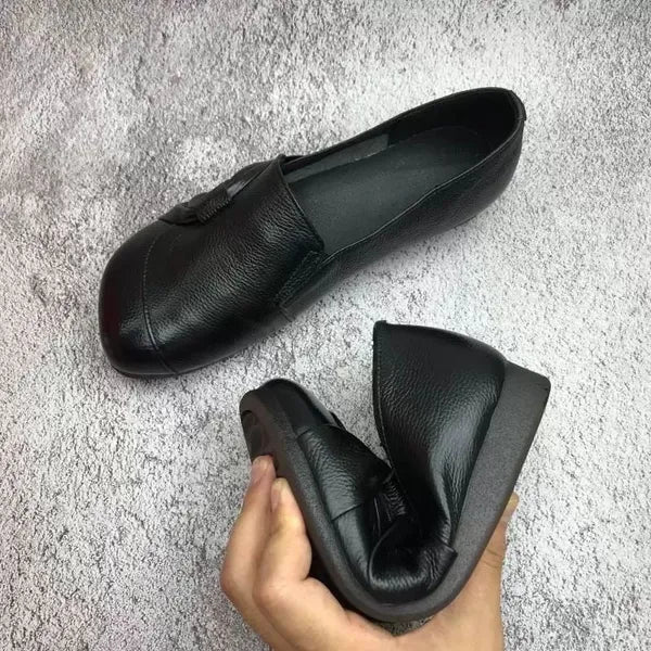 Elegante schwarze Damen Komfortschuhe mit Fußgewölbeunterstützung und weicher Dämpfung.