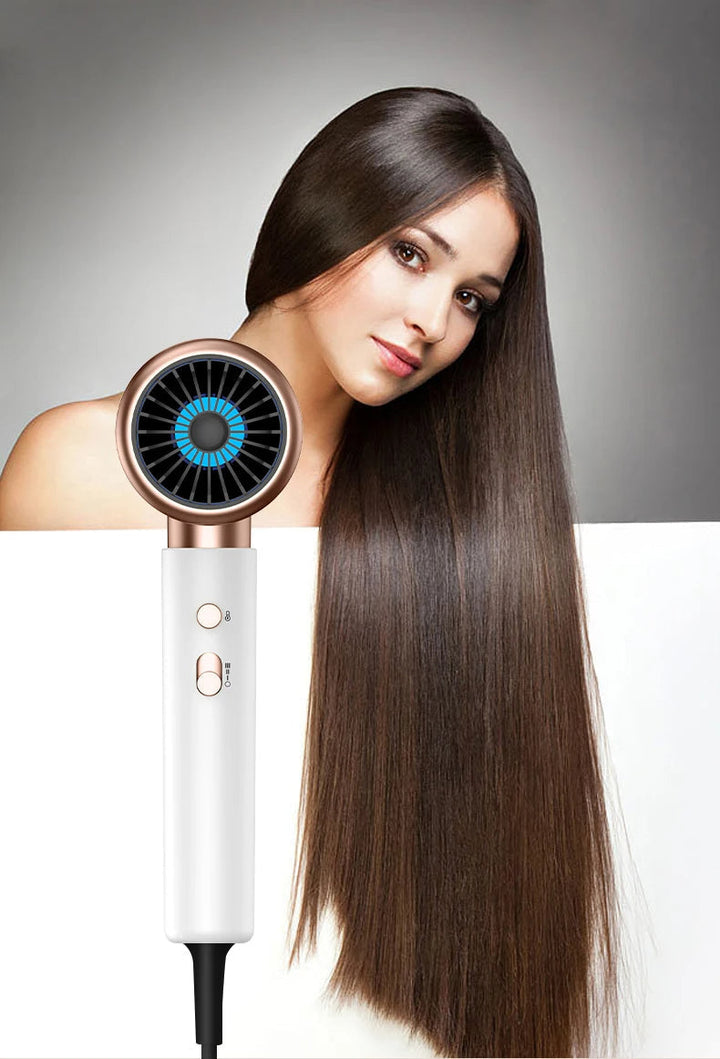 Fortschrittlicher Föhn 2400W mit Ionen-Technologie für langanhaltenden Glanz und Frizz-Reduktion.