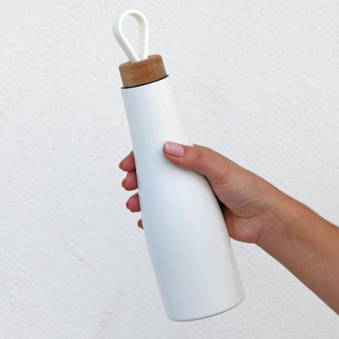 Vielseitige 500 ml Trinkflasche für Kaffee, Tee, Wasser. Optimal für Sport, Arbeit, Reise. Robust & langlebig.