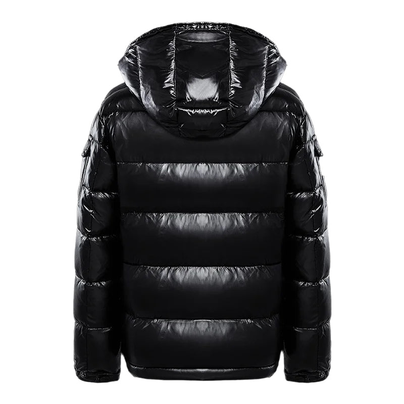 Warme, moderne Herren Winterpufferjacke glänzend, idealer Kälteschutz für Outdoor & Freizeit.