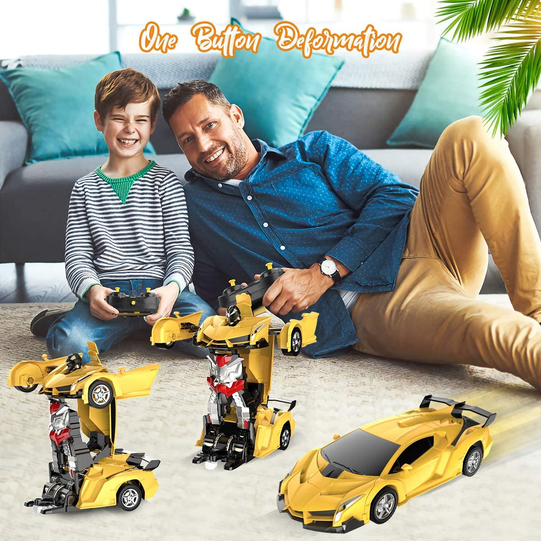 Nahaufnahme des robusten ABS Kunststoff RC Roboter Autos, das zur Transformation bereit ist. Langlebiges Kinderspielzeug.