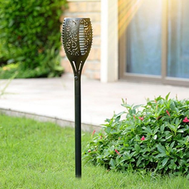 Automatische Solar Flammen-Fackel mit realistischer LED-Flamme. Kabellose Garten- & Terrassenbeleuchtung.