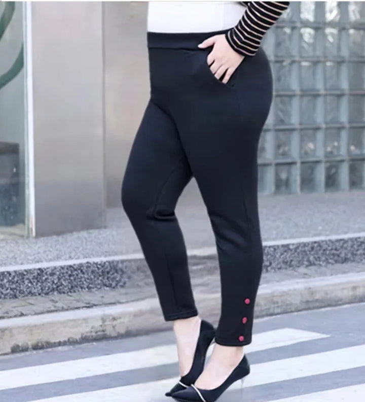 Elegante Plus Size Businesshose, perfekte Passform, komfortabel für lange Bürotage.