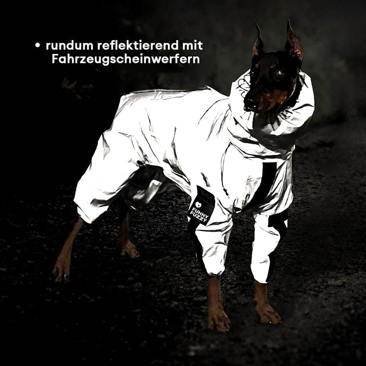 Stylischer, wetterfester Regenmantel für Hunde, bietet Schutz und Sichtbarkeit bei jedem Wetter.