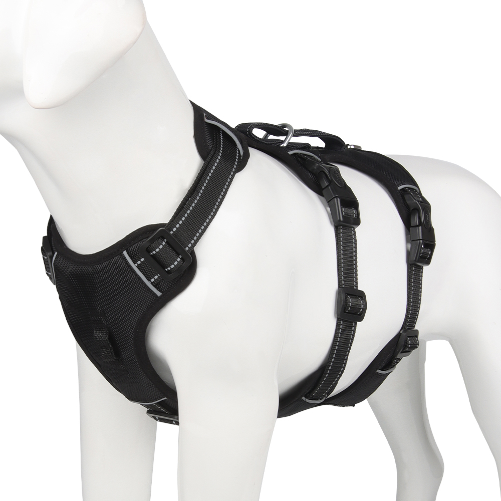 Anti-Zieh-Hundegeschirr für sichere Führung und Kontrolle bei Tag und Nacht.
