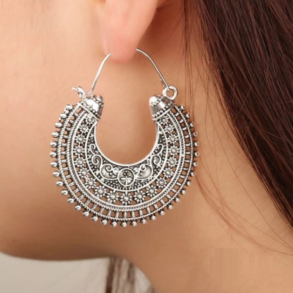 Feine filigrane Damenohrringe aus 925er Sterlingsilber, im tibetischen Stil für Boho-Looks.