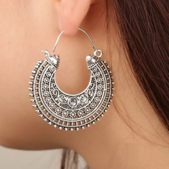 Feine filigrane Damenohrringe aus 925er Sterlingsilber, im tibetischen Stil für Boho-Looks.