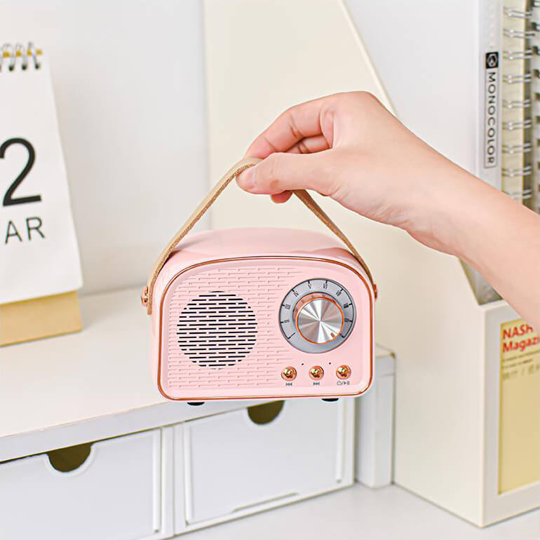 Eleganter Retro Bluetooth Lautsprecher, eine einzigartige Musikbox und Geschenkidee für Vintage-Fans.