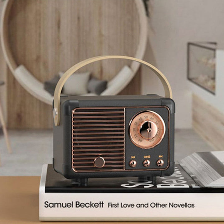Vintage-inspirierter Bluetooth Mini Lautsprecher für Musikgenuss, HIFI-Sound & Freisprech-Audio.