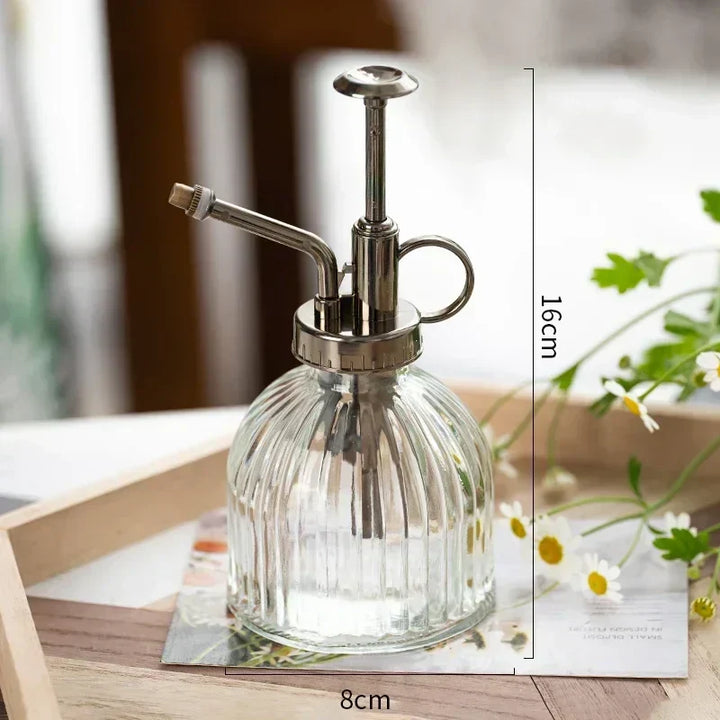 Hochwertiges Retro Glas Sprühgerät für sanfte Bewässerung. Unverzichtbares Zubehör für Zimmerpflanzen & Homedekor.