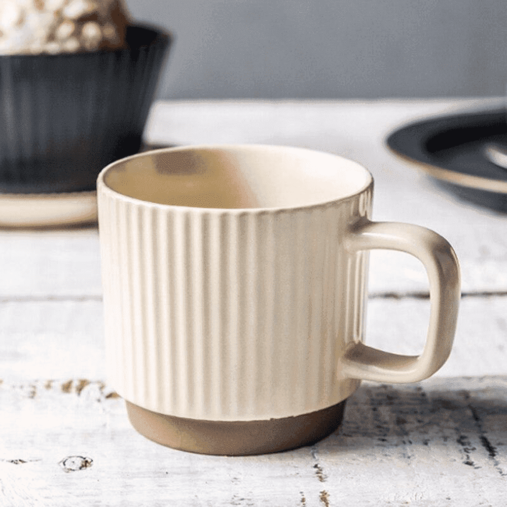Eleganter Vintage Kaffeepott aus Keramik in Blau, für eine entspannte Morgenroutine.