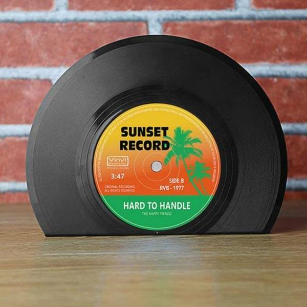 Vinyl Buchstützen: originelles Geschenk & Deko für Musikliebhaber und ihre Platten.