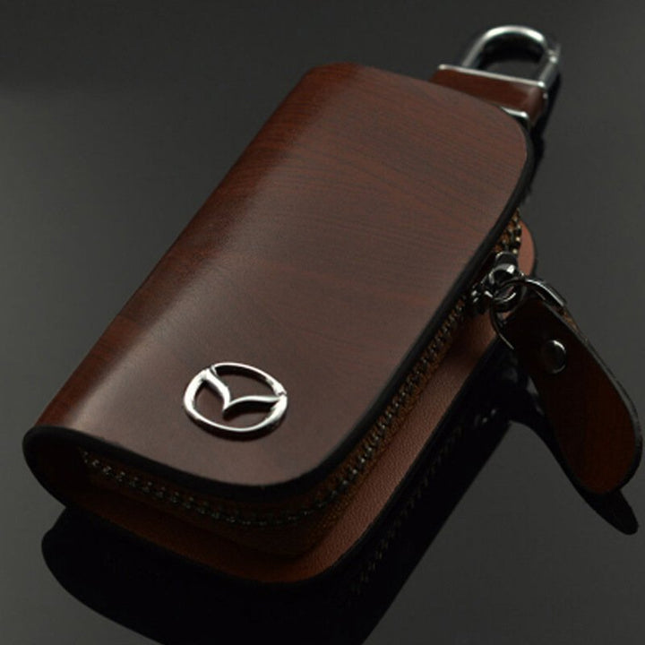 Schwarzes RFID Schlüsseletui aus Leder mit Funkschutz. Effektiver Keyless-Go Diebstahlschutz für Autoschlüssel.