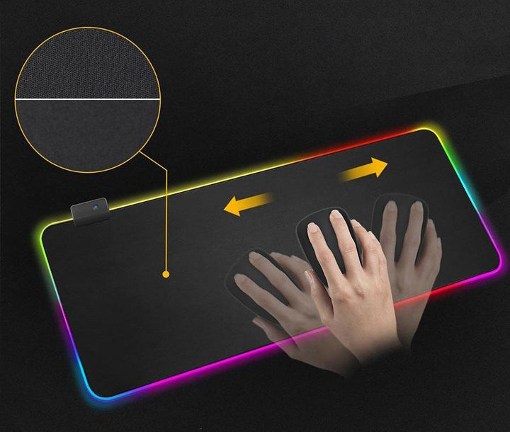 LED Mauspad mit 13 RGB Lichtmodi. Groß, schwarz, für präzises Gaming & Büro PC.