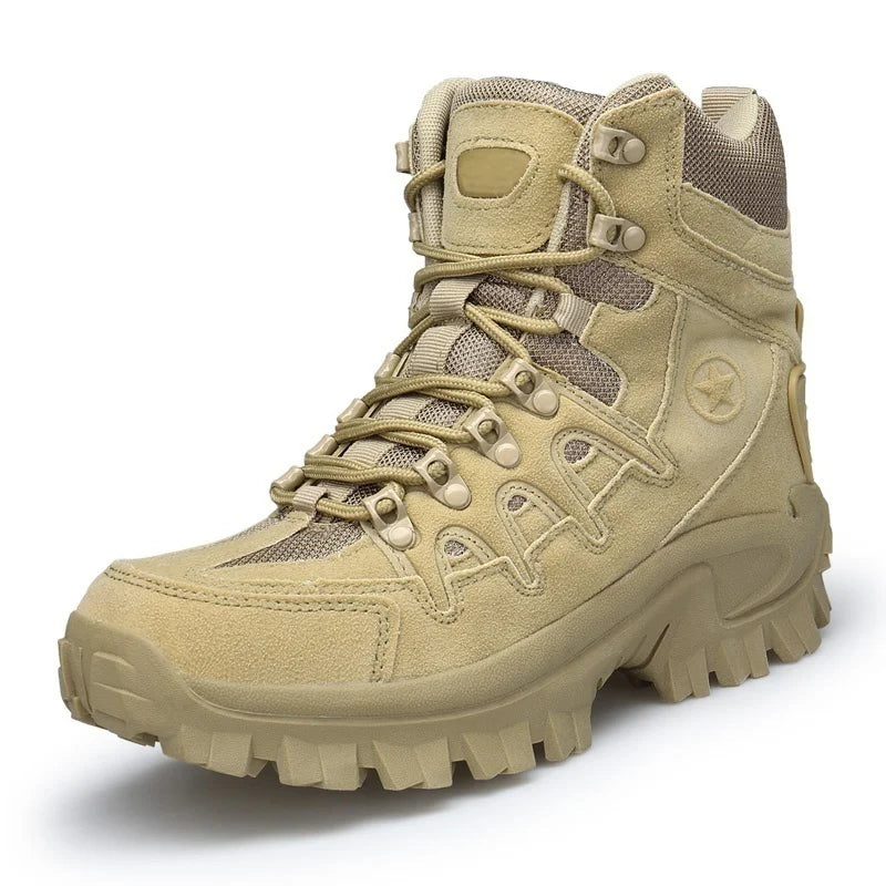 Herren-Wanderschuh in Outdoor-Aktion. Robust, griffig & bequem, perfekt für anspruchsvolle Wanderungen & Abenteuer.