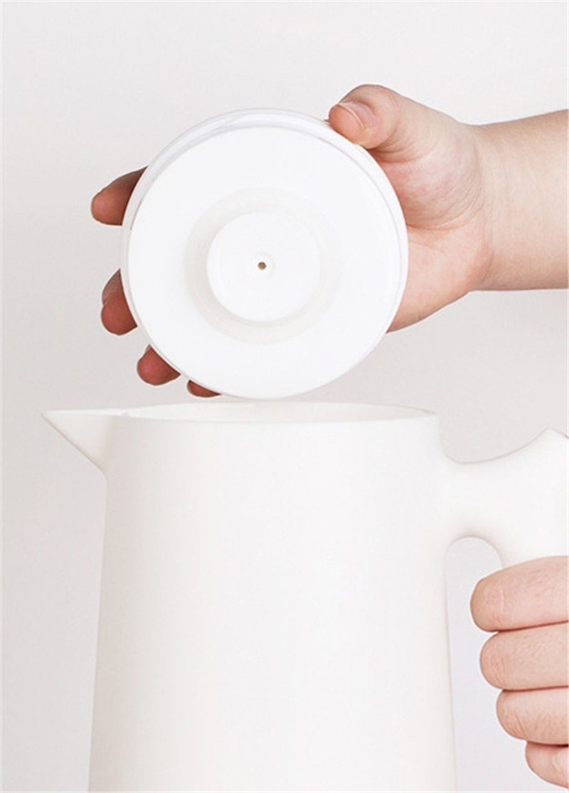 Moderne 1 Liter Thermoskanne für Getränke & Speisen, ideal für Büro, Picknick, unterwegs.