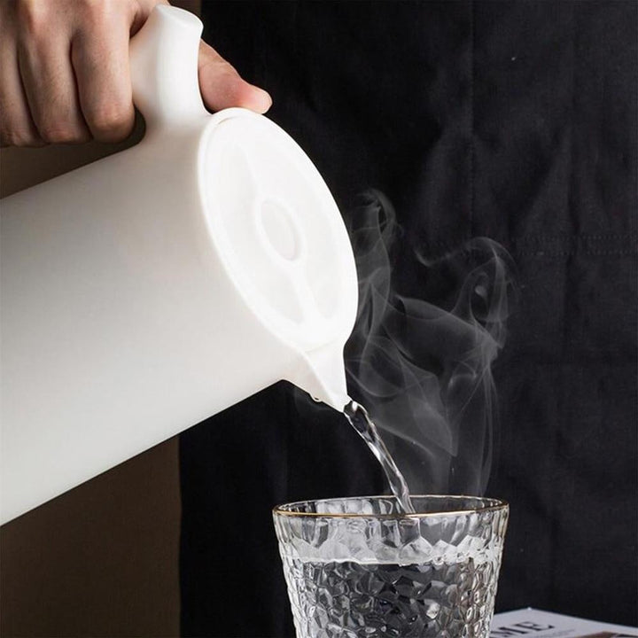 Langlebige 1L Thermoskanne aus Edelstahl, hält Getränke & Speisen stundenlang warm oder kalt.