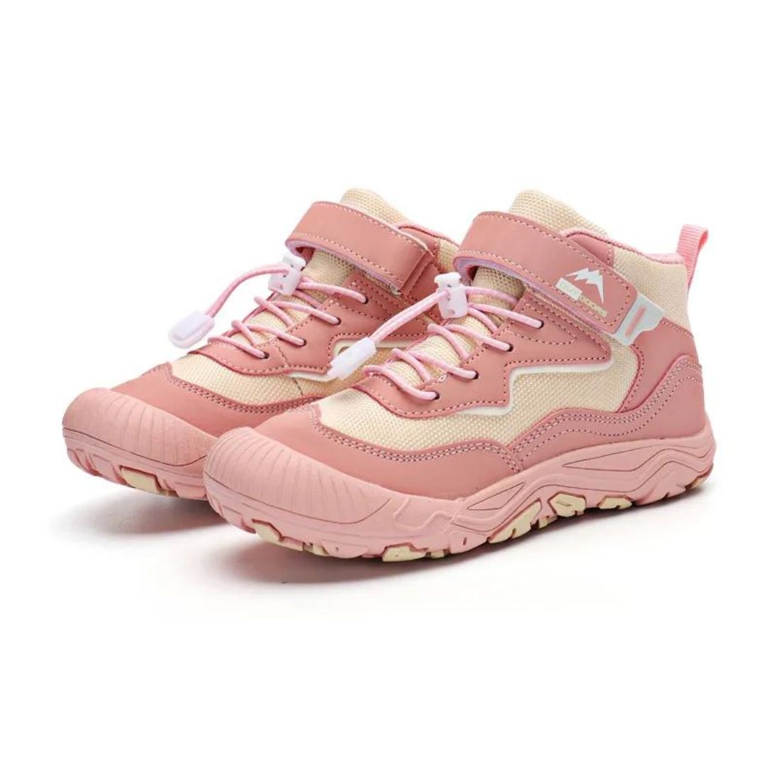 Vielseitige Kinder-Outdoorschuhe für Jungen und Mädchen. Robust, rutschfest und wetterfest für sichere Abenteuer.